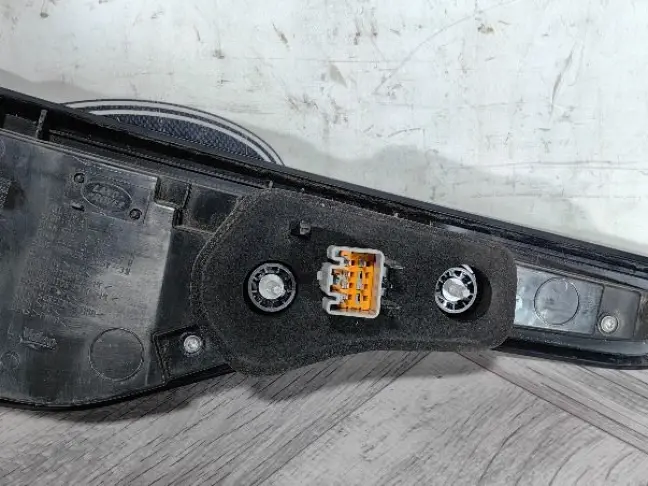 Фонарь задний левый Land Rover Discovery 5 L462