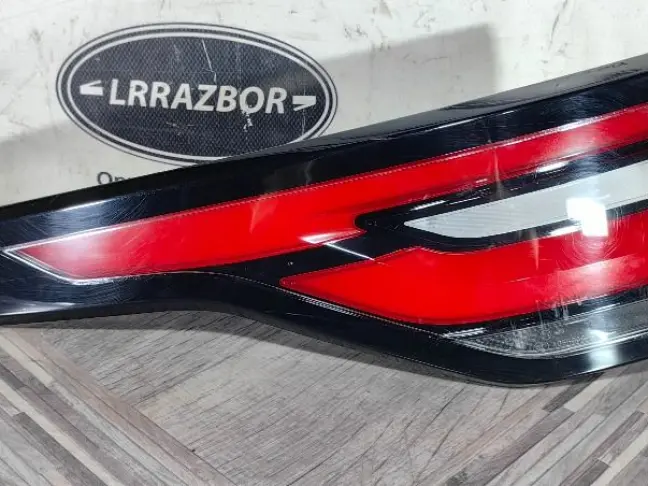 Фонарь задний левый Land Rover Discovery 5 L462