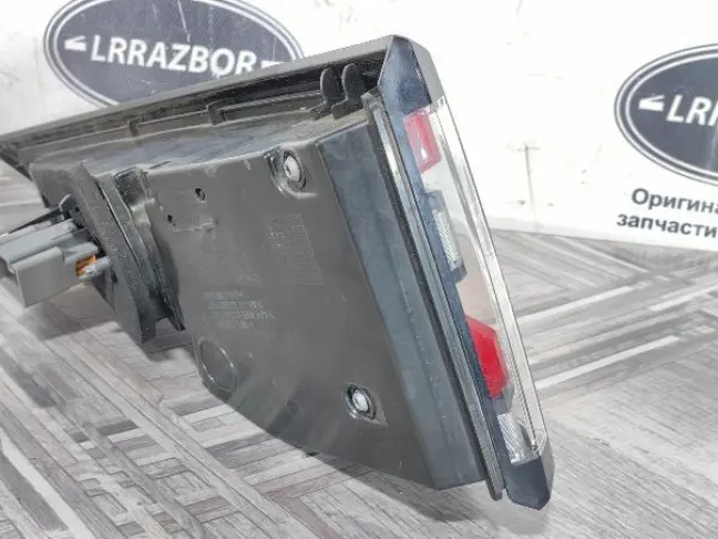 Фонарь задний правый Land Rover Discovery 5 L462