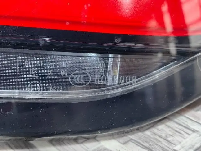 Фонарь задний правый Land Rover Discovery 5 L462