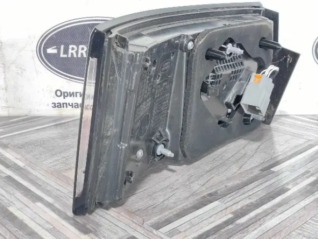 Фонарь задний правый Land Rover Discovery 5 L462