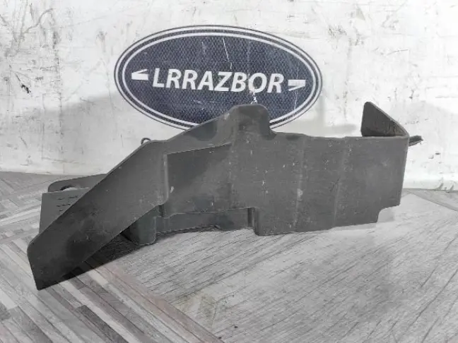 Пыльник радиатора Land Rover Discovery 5 L462