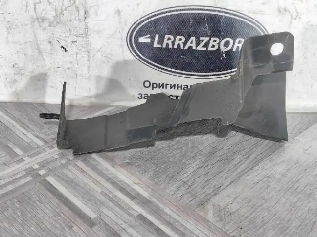 Пыльник радиатора Land Rover Discovery 5 L462