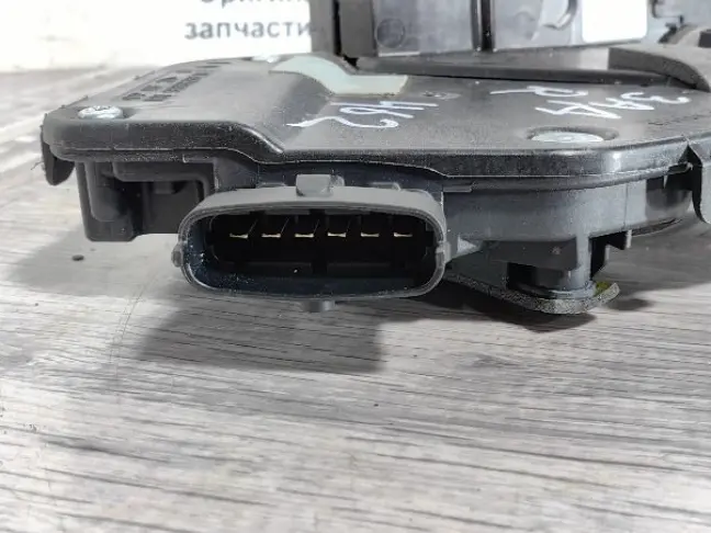 Замок задний правый Land Rover DISCOVERY 5 L462