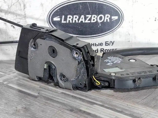 Замок передний правый Land Rover DISCOVERY 5 L462