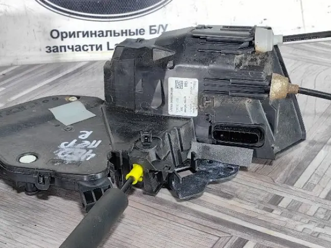 Замок передний правый Land Rover DISCOVERY 5 L462