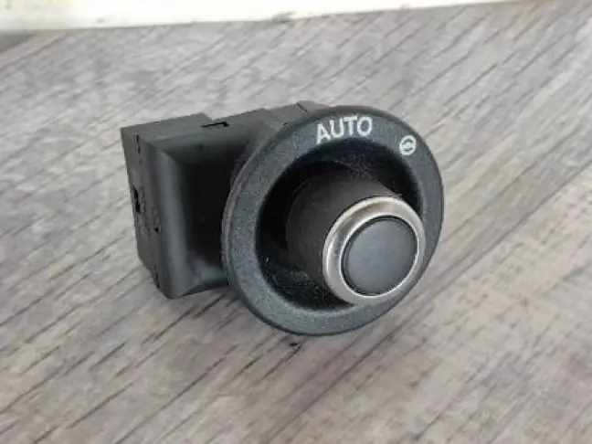 Кнопка регулировки Land Rover Discovery 5 L462