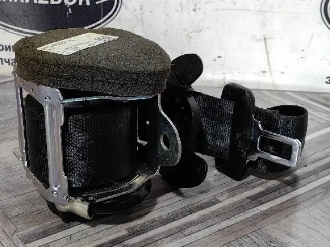 Ремень безопасности задний Discovery 5 L462