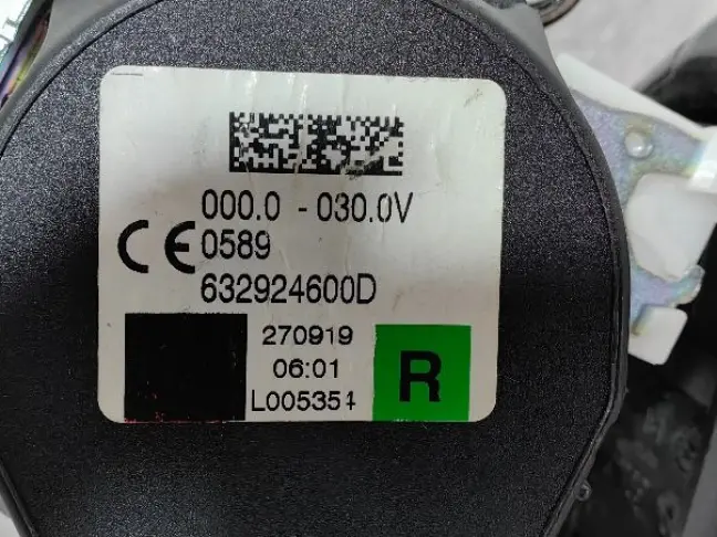 Ремень безопасности задний Discovery 5 L462