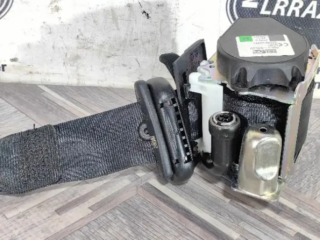 Ремень безопасности задний Discovery 5 L462