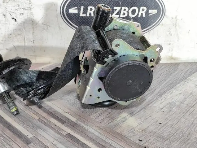 Ремень безопасности Land Rover Discovery 5 L462