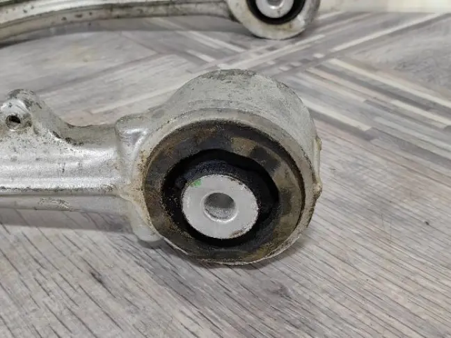 Рычаг передний верхний левый Range Rover L494