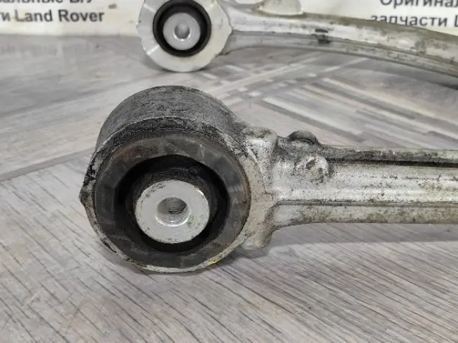 Рычаг передний верхний левый Range Rover L494