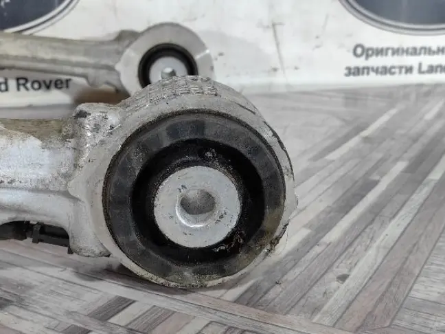 Рычаг передний верхний правый Range Rover L494