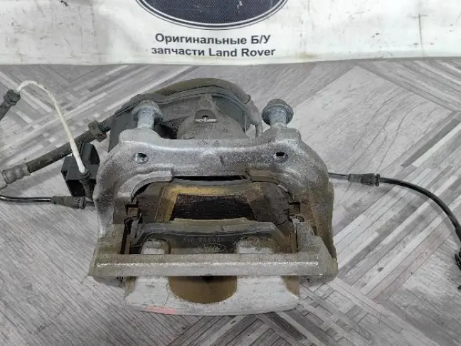 Суппорт задний правый Discovery 5 L462 3.0