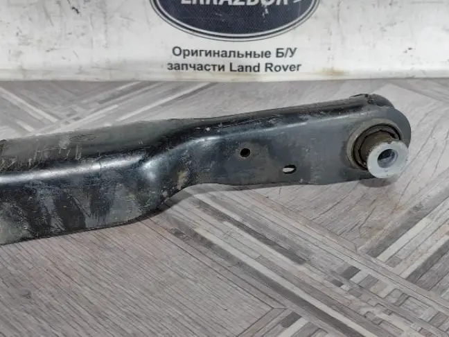 Рычаг задний развальный правый Discovery 5 L462