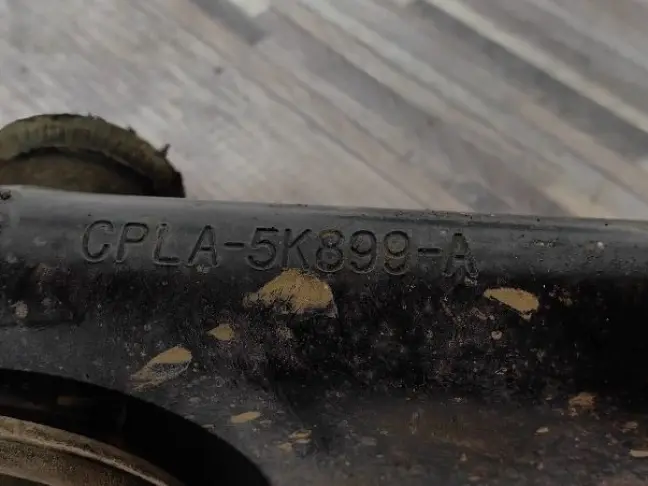 Рычаг задний развальный правый Discovery 5 L462