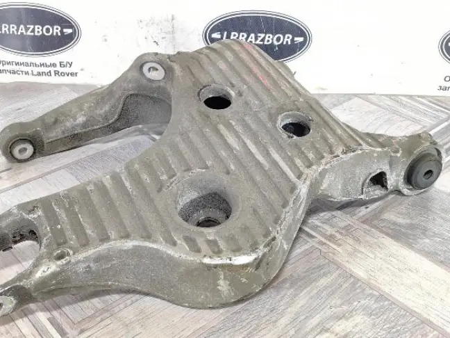 Рычаг задний правый нижний Range Rover L494