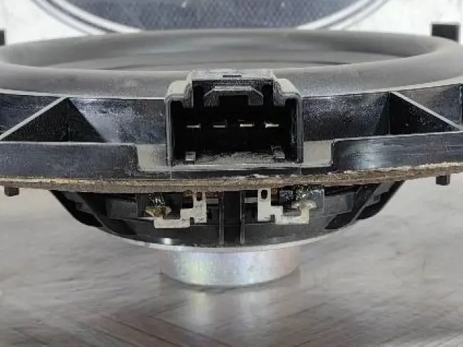 Динамик низкочастотный Land Rover Discovery 5 L462