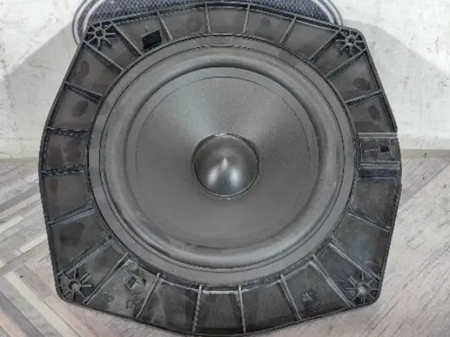 Динамик низкочастотный Land Rover Discovery 5 L462