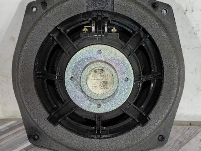 Динамик низкочастотный Land Rover Discovery 5 L462