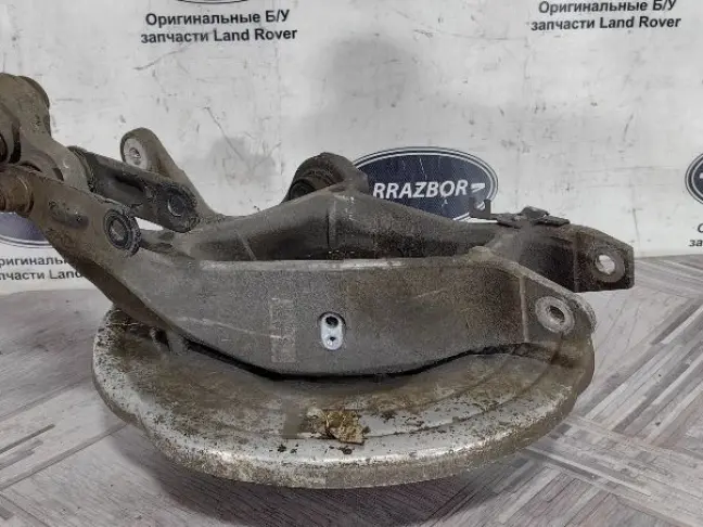 Кулак задний левый Range Rover Sport 2 L494