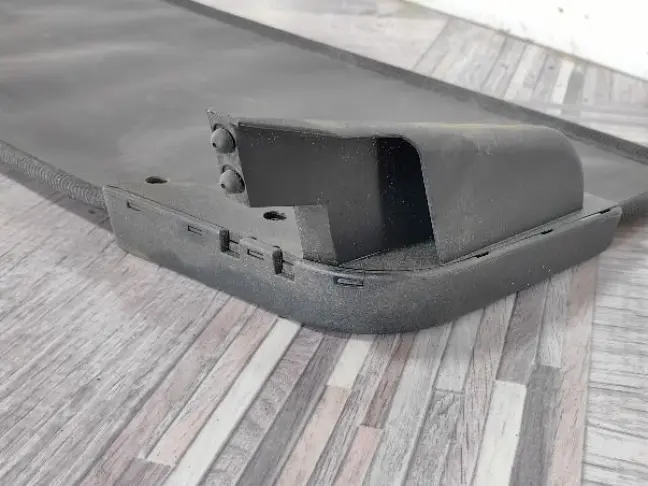 Шторка багажника Land Rover Discovery 5 L462