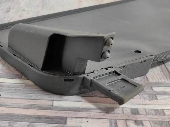 Шторка багажника Land Rover Discovery 5 L462