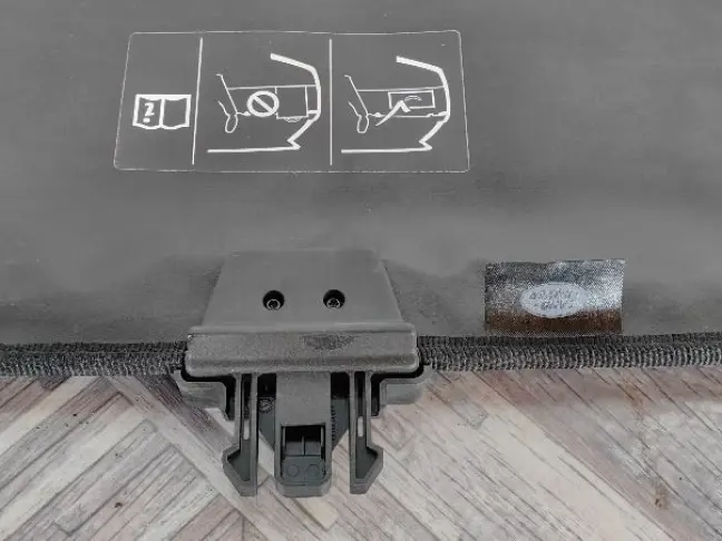 Шторка багажника Land Rover Discovery 5 L462