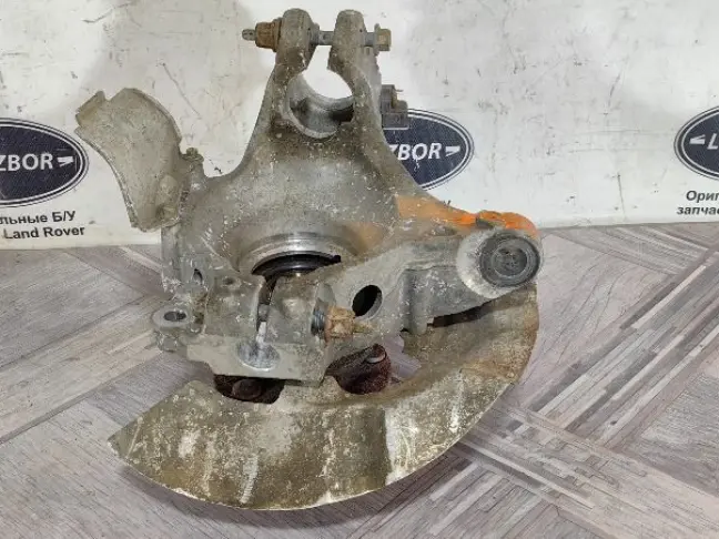 Кулак передний правый Range Rover Evoque 2 L551
