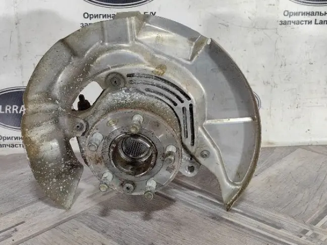 Кулак передний правый Range Rover Evoque 2 L551