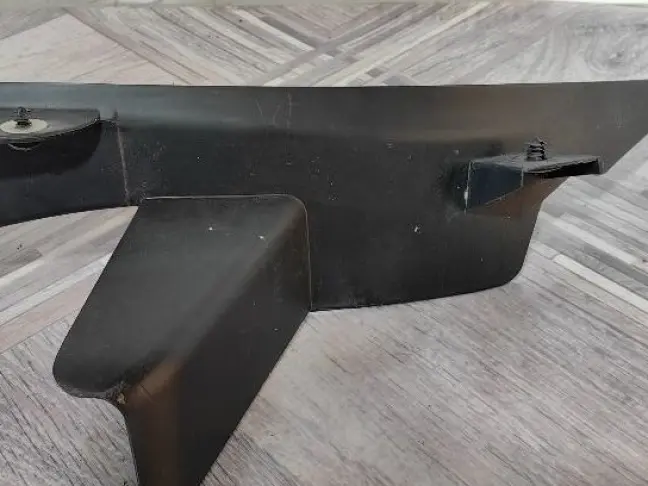 Уплотнитель капота Land Rover Discovery 5 L462