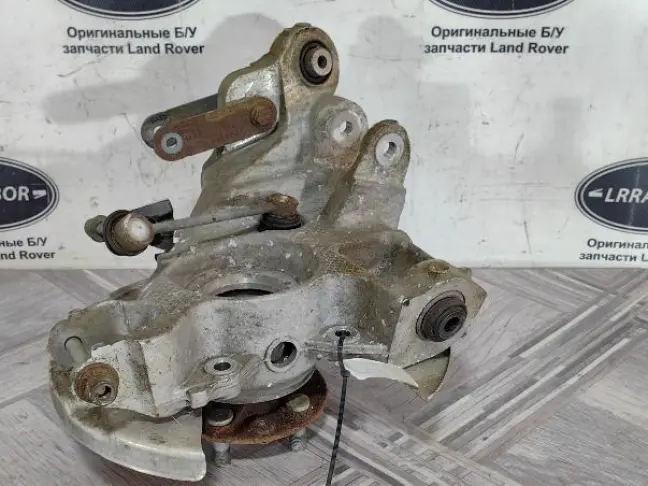 Кулак задний левый Range Rover Evoque 2 L551