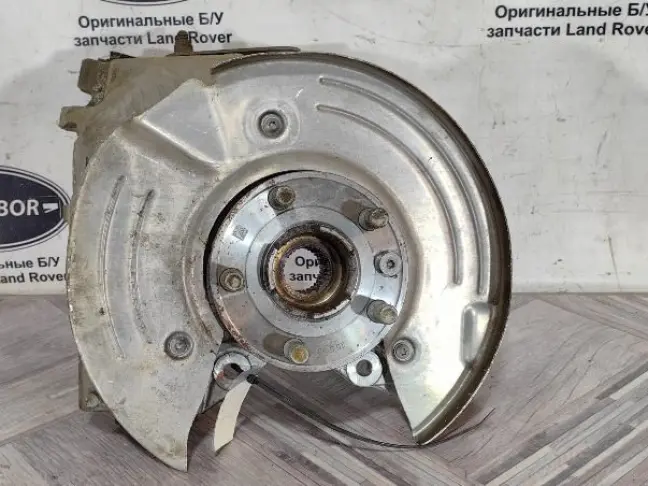 Кулак задний левый Range Rover Evoque 2 L551