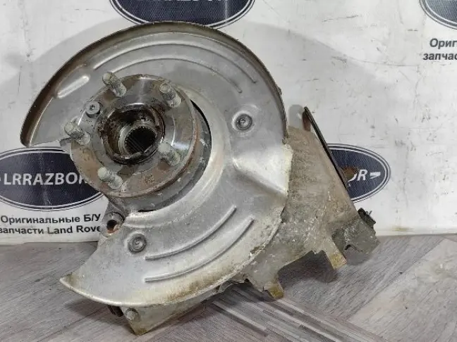 Кулак задний правый Range Rover Evoque 2 L551