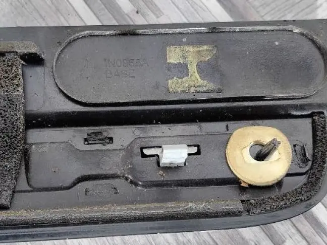 Молдинг крыши левый Land Rover Discovery 5 L462