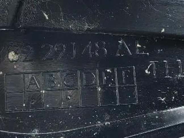 Молдинг стекла заднего Land Rover Discovery 5 L462