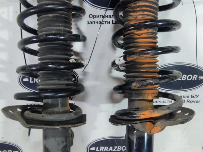 Амортизаторы передние Range Rover Evoque 2 L551