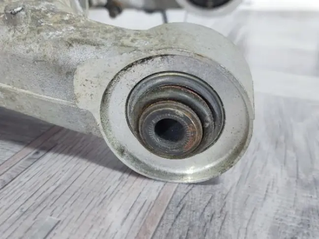 Рычаг задний нижний правый Evoque 2 L551