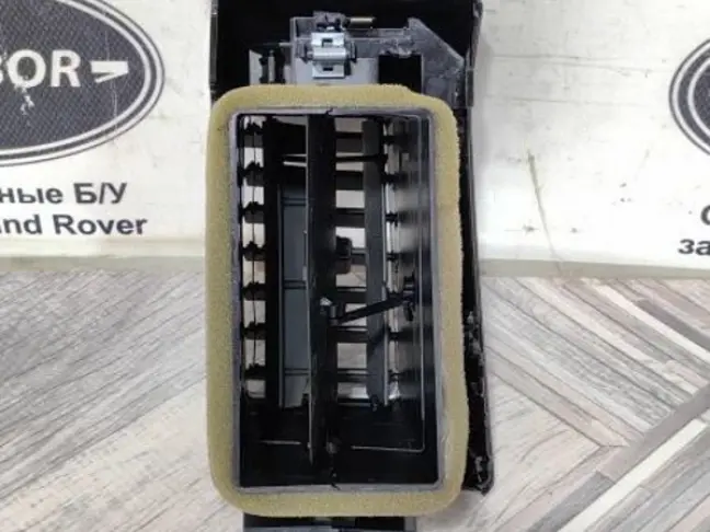 Дефлектор воздуховода Land Rover Discovery 5 L462