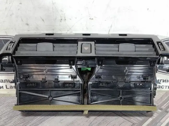 Дефлектор воздуховода Land Rover Discovery 5 L462