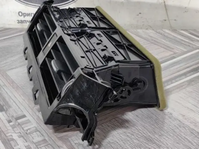 Дефлектор воздуховода Land Rover Discovery 5 L462