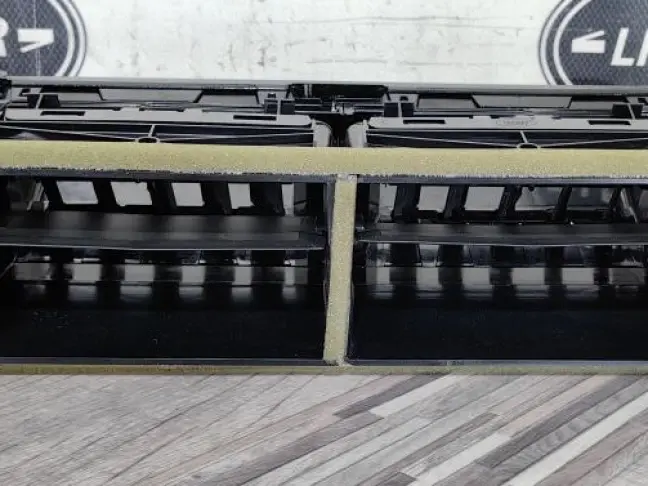 Дефлектор воздуховода Land Rover Discovery 5 L462