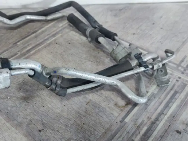 Трубка кондиционера DISCOVERY 3 L319 2.7