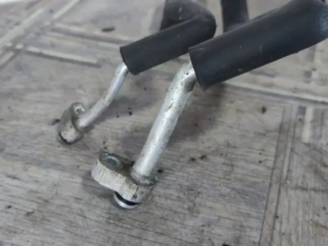 Трубка кондиционера DISCOVERY 3 L319 2.7