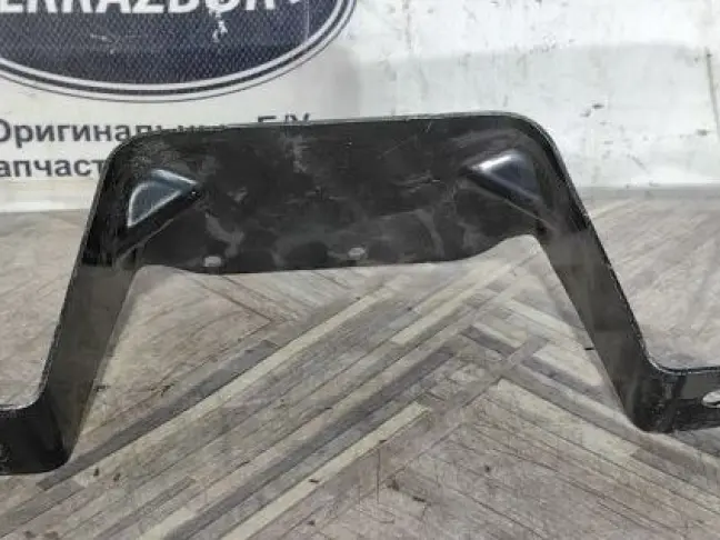 Кронштейн левый  Range Rover Sport 2 L494