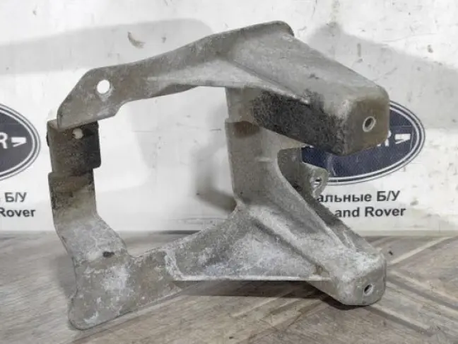 Кронштейн штанги Land Rover Discovery 5 L462