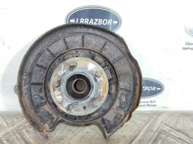 Кулак задний правый Range Rover Sport L320