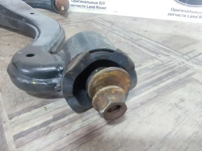 Рычаг передний нижний левый Range Rover Sport L320