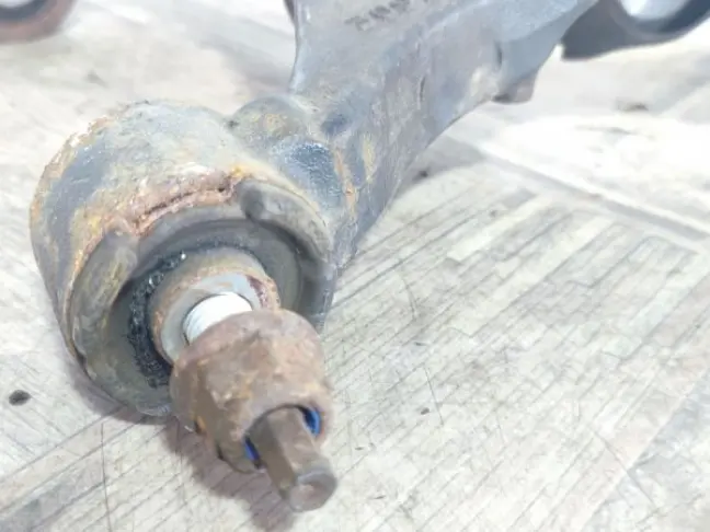 Рычаг передний верхний левый Land Rover Sport L320